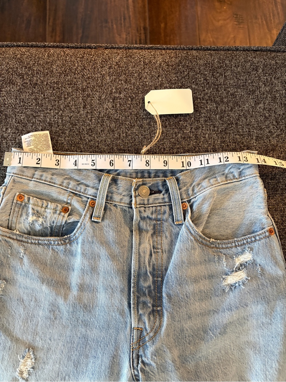 Levi's Light Wash High-Rise Jeans - Size 27 - Picture 6 of 6